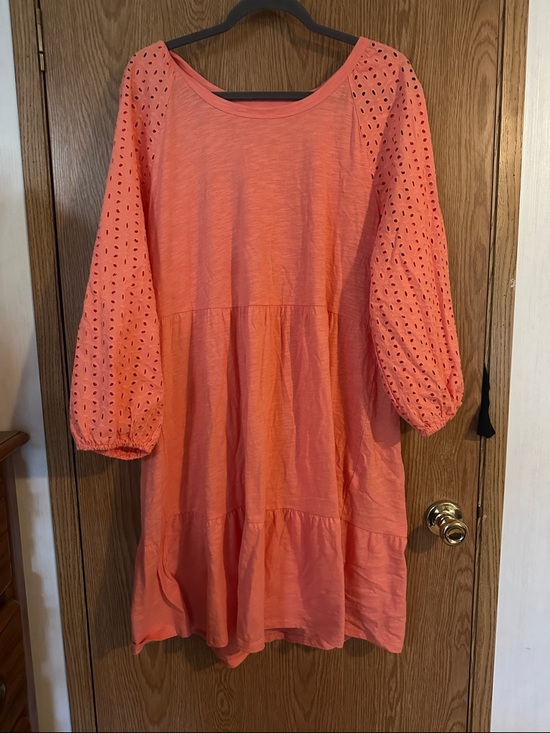 Time and Tru Dresses & Skirts - Time and Tru Coral V-Neck Slub Knit Tee